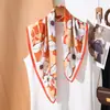 Pañuelo Cuadrado Delgado Fresco y Elegante de 70 cm con Diseño Estampado Suave y Elegante, Adecuado para el Viaje Diario y como Accesorio Decorativo