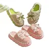 Pantuflas de algodón felpudo con lazo, estilo nuevo, transfronterizas, para mujer, cálidas de invierno, antideslizantes, de suela gruesa, adecuadas para usar después del parto, lindas y esponjosas, para interior