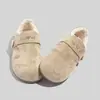 Zapatos populares estilo Birkenstock, forrados de felpa y engrosados para mujer, nueva colección de invierno 2026, cálidos y acogedores para estudiantes, zapatos versátiles para mujer