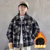 Casaco Masculino com Lã Integrada 2026 Novo Modelo Roupa Externa Infantil Camisa Moda Outono e Inverno Top Xadrez de Lã para Crianças Mais Velhas