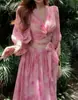 2026 Conjunto Floral Puro Desejo Vestido Sexy Decote V Alça Cruzada Manga Curta Top Saia de Cintura Alta
