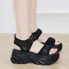 Sandalias de papá celebridad de internet transfronterizas de comercio exterior para mujer, adecuadas para usar al aire libre en verano, versátiles con suelas blandas, antideslizantes, plataforma de suela gruesa, zapatos deportivos de playa