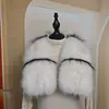 Gola de Pelo Sintético de Raposa Branco Leitoso com Ponta Preta Casaco de Outono e Inverno Jaqueta de Penas Xale Decorativo Gola de Fruta Verde Cachecol de Lã para Manter Aquecido