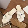 Chinelos fofos estilo Chanel para mulheres, adequados para uso externo, novos chinelos casuais tipo slip-on preguiçosos para outono e inverno de 2026