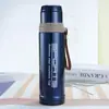 Aço Inoxidável 304 Formato de Bala 750ml Grande Capacidade Copo Térmico de Aço Inoxidável para Homens e Mulheres Portátil Esportivo Garrafa de Água a Vácuo Presente