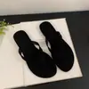Chuyuji Sandálias de dedo vermelhas coreanas para mulheres, sandálias de dedo da moda para o verão ao ar livre, estilo de férias na praia, sola plana macia