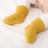 Meias de bebê, outono e inverno, tecido felpudo espesso, antiderrapantes, algodão, para bebês, meias para casa, para bebês que estão aprendendo a andar, comprimento médio da panturrilha, meias para recém-nascidos, meias infantis