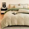 Conjunto de Quatro Peças em Veludo Leite Relevo de Inverno, Capa de Edredom de Pelúcia Coral Fleece Espessa, Lençol com Elástico, Lençol de Cama, Conjunto de Cama de Três Peças