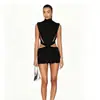 Vestido mini sexy estilo europeo y americano sin mangas de cuello alto con cortes laterales, cintura retorcida, espalda descubierta y cierre de corbata, corte ajustado