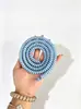 El cordón telefónico largo y muy elástico se puede cortar para hacer cadenas de teléfono DIY, llaveros, correas de reloj y nuevos cordones telefónicos multicolores.