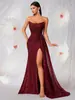 Vestido de Noche Strapless de Lentejuelas Estilo Lujo Ligero Europeo y Americano Color Vino Tinto Ajustado al Cuerpo que Resalta la Cadera con Abertura Alta Estilo Sirena para Fiesta y Banquete Venta al por Mayor