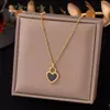 Moderna, de lujo ligero, exquisita cadena de titanio para mujer, versátil, única, simple cadena para la clavícula, moderna y elegante, no se decolora, venta al por mayor desde el fabricante