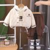 Conjunto de tres piezas con letras bordadas en la espalda gruesa con forro polar de invierno para niños de 2024, traje bonito para bebés, ropa para niños