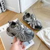 Zapatillas deportivas gruesas estilo coreano para niños, nueva colección 2026, suela gruesa, cómodas, a la moda, versátiles, calzado deportivo de cara suave, zapatillas ligeras para correr