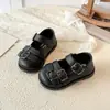 Zapatos Mary Jane para Niñas Estilo Coreano Estampado de Leopardo Nuevos Primavera y Verano 2026 Zapatos de Cuero para Niños Versátiles Planos de Suela Suave para Niñas Pequeñas