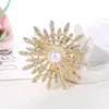 1 Par Europeu e Americano Clássico Versátil Fabricante Francês Venda Direta Broche de Girassol Dourado com Pérola Joia para Mulheres Broche com Pedras Strass