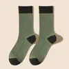 Calcetines calcetines de felpa de otoño para mujer Maillard ins de moda color de contraste calcetines retro calcetines de noviembre lunar para mujer calcetines sin costuras