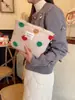 Bolsa de cosméticos de felpa de invierno estilo 4123 pulgadas con lunares de color, bolsa de almacenamiento de cosméticos para el cuidado de la piel de viaje de gran capacidad para mujeres