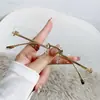 Nuevo Diseño Otoñal Gafas de Sol Metálicas con Incrustaciones de Diamantes Letra F Selecciones de Influencers Europeos y Americanos Gafas de Sol para Mujer con Acabado de Alta Gama