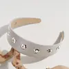 Moda Europea y Americana Elegante Diadema de Cuero de Ala Ancha Estilo Punk Moda de Corte Metálico Accesorios Versátiles para el Cabello para Mujeres al Salir