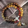 Pulsera de Sándalo Colorida Pulsera de 108 Cuentas Joyería de Cuentas Múltiples para Hombres y Mujeres Regalo Alas de Pollo Madera Dorada Ébano