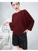 Mesmo estilo do top plissado Miyake feminino design de nicho manga morcego solto plus size suéter de tricô feminino