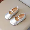 Sapatos de Couro Pequenos de Estilo Chinês Novo para Meninas 2025 Outono Novo Estilo Sapatos para Bebê Menina Leves Sapatos de Princesa Mocassins para Jardim de Infância