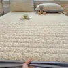 2026 Nueva Funda de Cama Impermeable a Prueba de Orina Colcha de una Pieza Cubierta de Colchón Acolchada Engrosada Cubierta Protectora Universal para Todas las Estaciones Otoño Invierno