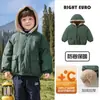 Jaqueta de Algodão Impermeável Estilo Europeu para Meninos, Forrada com Fleece e Aconchegante, Novo Modelo Inverno 2026, Roupa Infantil para Bebês Casaco de Algodão