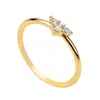 Anillo de Titanio y Acero con Incrustaciones de Oro de 18K y Circonita, Venta Directa de Fábrica Personalizado, Versión para Mujer de Tres Piedras de 6 Puntas y 9 Puntas, Anillo de Moda de Lujo Ligero