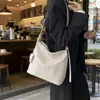 Bolsa grande e estilosa para uso casual para mulheres, nova bolsa tote de ombro com padrão trançado vintage, bolsa de ombro e transversal para mulheres