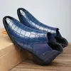 Nuevos zapatos Chelsea de cuero para hombre transfronterizos, zapatos de cuero para hombre de talla grande, zapatos elegantes para estilista, botines casuales de negocios para hombre