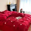 Juego de edredón rojo para recién casados de cuatro piezas, cómodo y transpirable, ropa de cama popular para dormitorio de bodas, juego de boda bordado