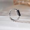 Anel Quadrado de Diamante Negro Anel de Dedo com Corrente Feminino Design de Nicho Personalidade High Fashion Dedo 2024 Anel para Amantes