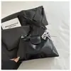 Bolsa de Mão Fashion Fosca Formato Dumpling para Mulheres, Novo Modelo Verão 2026, Textura de Alta Qualidade, Bolsa de Ombro Versátil Retrô