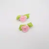Rosas de Cinta de Satén Coloridas con Hojas Verdes, Flores Pequeñas Hechas a Mano, Accesorios y Materiales DIY para Ropa