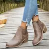 Botas Curtas de Comércio Exterior de Tamanho Grande Europeias e Americanas Novo Estilo Outono e Inverno Salto Grosso Bico Fino Vazado Cor Sólida Estilo Britânico Botas Martin