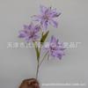 Flor Artificial Lirio Pequeño de 3 Cabezas Fondo de Escenario de Boda Flor de Guía de Camino Arreglo Floral Decoración de Salón de Bodas Fabricante de Flores Artificiales Stock Listo