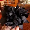 Tocado Lolita Gótico Oscuro Flor Negra Pluma Pequeño Sombrero de Copa Pasador Pasador Accesorios para el Cabello