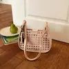 Bolsa de Palha Tecida de Grande Capacidade Estilo Coreano Estilo Preguiçoso para Viagem Transfronteiriça 2026 Bolsa de Ombro Transversal Casual Versátil para o Dia a Dia