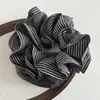 Goma para el pelo de tela con diseño de retazos a rayas negras y grises estilo coreano, diseño de nicho, elegante y atmosférica para mujer