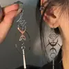 Aretes de Estilo Exótico de Venta Caliente Retro Literario Clásico Dignificado Ganchos para la Oreja Versátil Hueco Moda Borla Colgantes