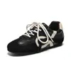 Zapatos de Entrenamiento de Ballet Aogushi Deng para Mujer 2026 Nuevo Otoño/Invierno Negro Oculto para Aumentar la Altura Súper Bonitos Zapatos Deportivos Casuales