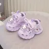 Outono 2026 Novos Tênis Esportivos Infantis Estilo Coreano Bebê Solado Macio Antiderrapante Sapatos para Crianças Pequenas Sapatos Fofos para Meninos 0-1 Ano 2