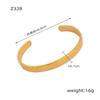 Nuevo brazalete de apertura con diseño de nicho de personalidad simple, acero de titanio chapado en oro, cara de martillo con bultos irregulares, joyería para mujer al por mayor