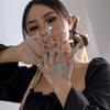 Pulsera de cadena de metal estilo gótico con borlas cónicas personalizadas para mujer, joyería transfronteriza europea y americana, con cadena para la espalda y las manos.