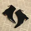 Botines ajustados para mujer, nuevos zapatos de tacón alto para otoño e invierno 2026, punta fina, tacón grueso, gamuza, aspecto de alta gama, botines con forro de felpa