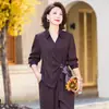 Conjunto Elegante de Duas Peças Estilo Primavera da Mamãe 2026 Novo Estilo Popular Este Ano Roupas para Mulheres de Meia-Idade e Idosas Terno Dignificado e Generoso que Reduz a Idade