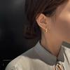 Pendientes sencillos de metal estilo francés para mujer, aretes de alta gama, aretes de aro dorados, aretes de acero inoxidable, aretes de aro con hebilla de alta gama.