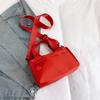 2024 Invierno Nuevo Estilo Estilo Fresco Bolso de Mano Sencillo a la Moda para Mujeres Hermoso Casual Distintivo de Hombro Cruzado Pequeño Bolso Cuadrado